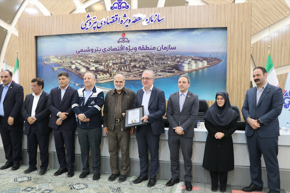 کسب تقدیرنامه 5 ستاره  EFQM 2025 توسط شرکت صنایع پتروشیمی تخت جمشید